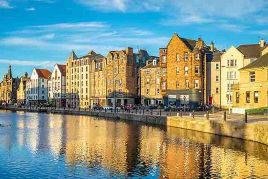 Spacious 2 Bed, 2 Bath Apartment -The Shore, Leith Edinburg Exteriör bild