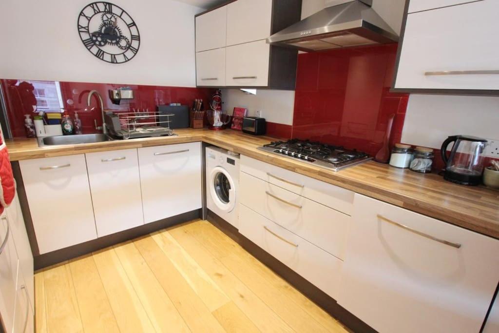 Spacious 2 Bed, 2 Bath Apartment -The Shore, Leith Edinburg Exteriör bild