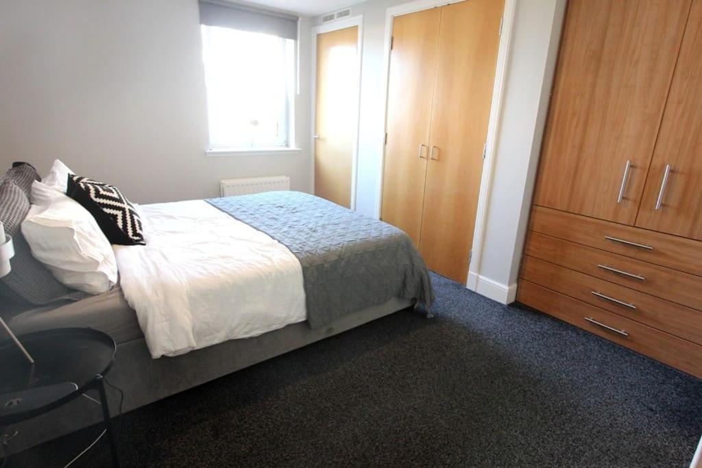 Spacious 2 Bed, 2 Bath Apartment -The Shore, Leith Edinburg Exteriör bild