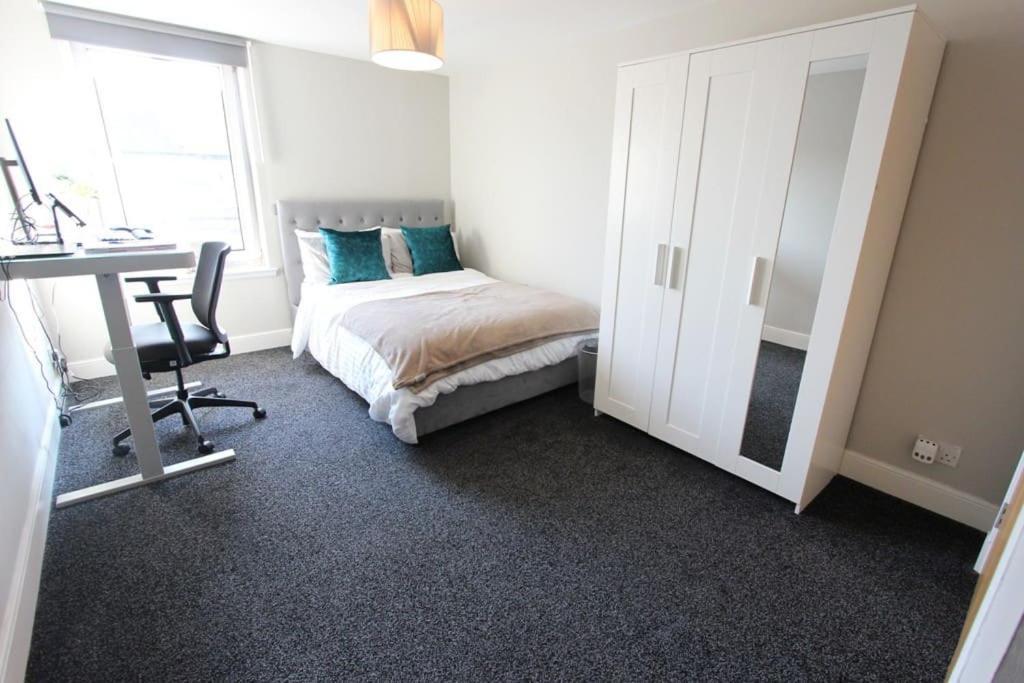 Spacious 2 Bed, 2 Bath Apartment -The Shore, Leith Edinburg Exteriör bild